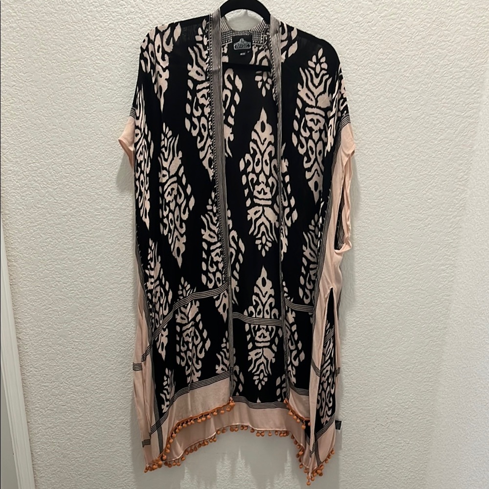 Angie Black and Pink Patterned Kimono